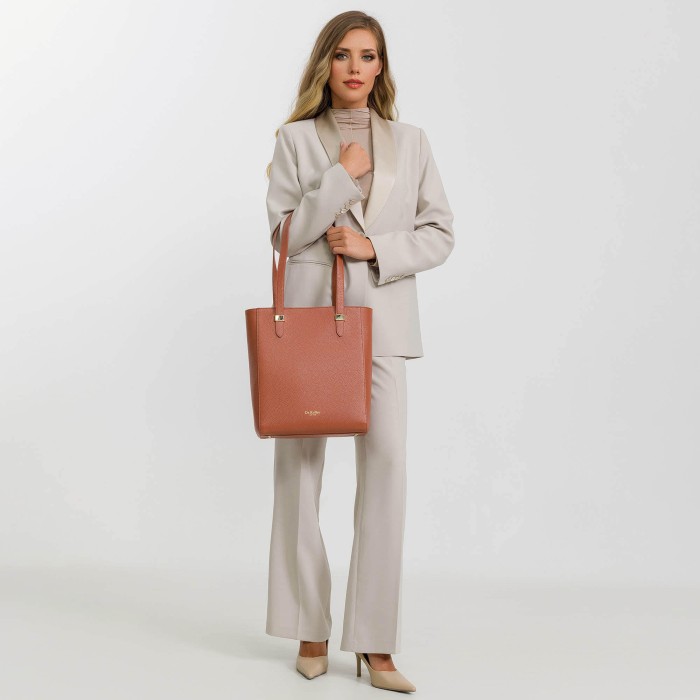 7030br-58 сумка женская от бренда dr.koffer вид слева