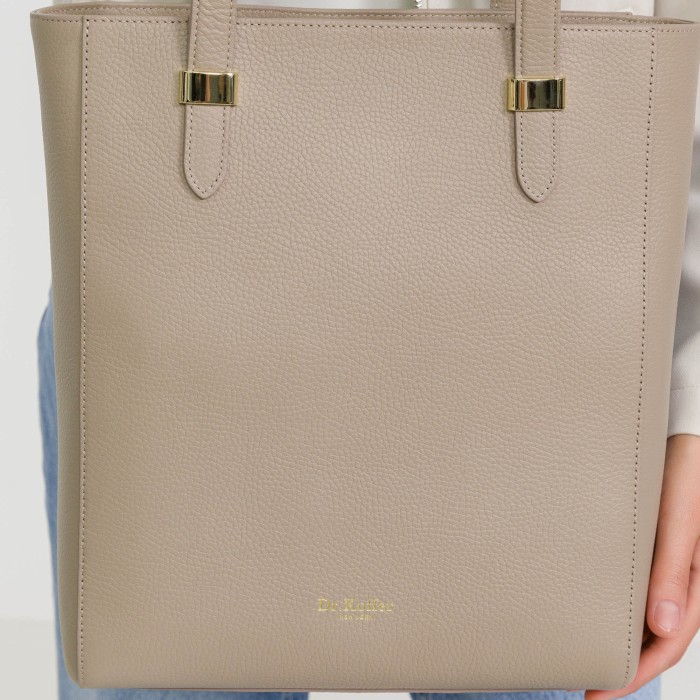 Товар бежевого цвета с внутренней стороны