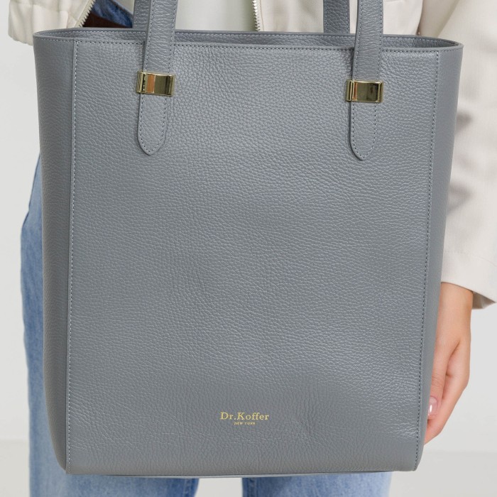 Товар серого цвета с внутренней стороны