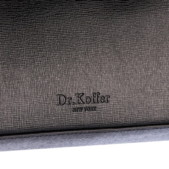 Товар черного цвета с внутренней стороны