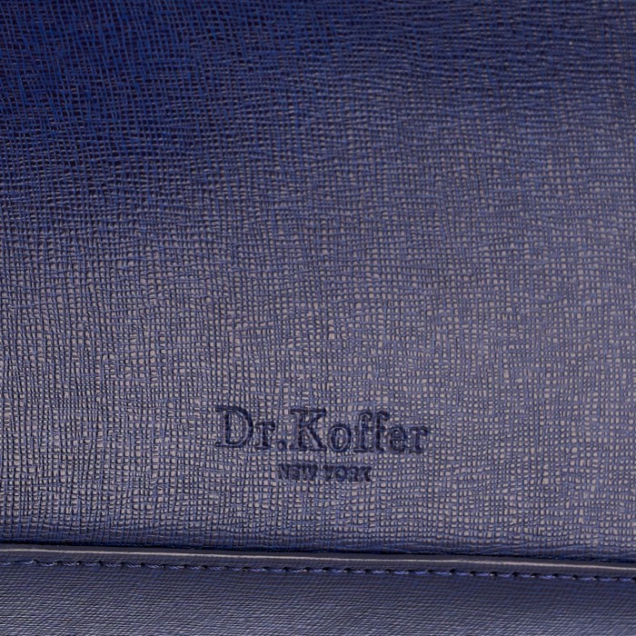 Товар синего цвета с внутренней стороны