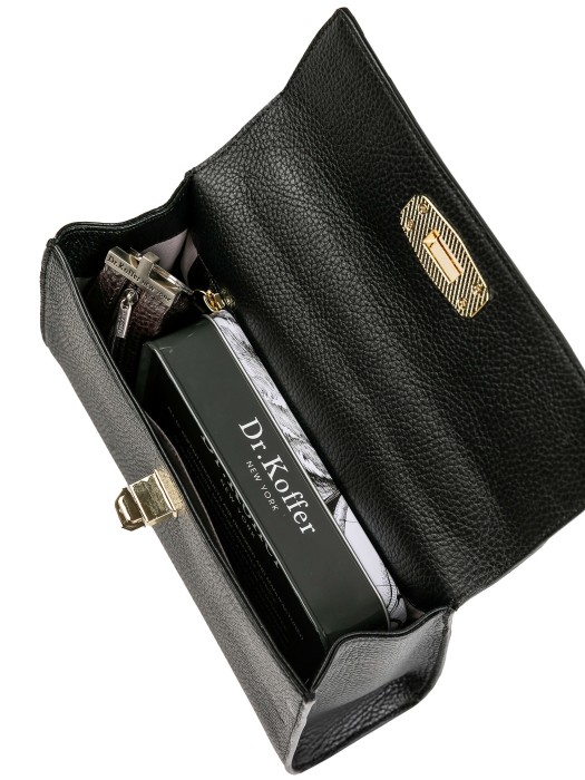 Товар черного цвета с внутренней стороны