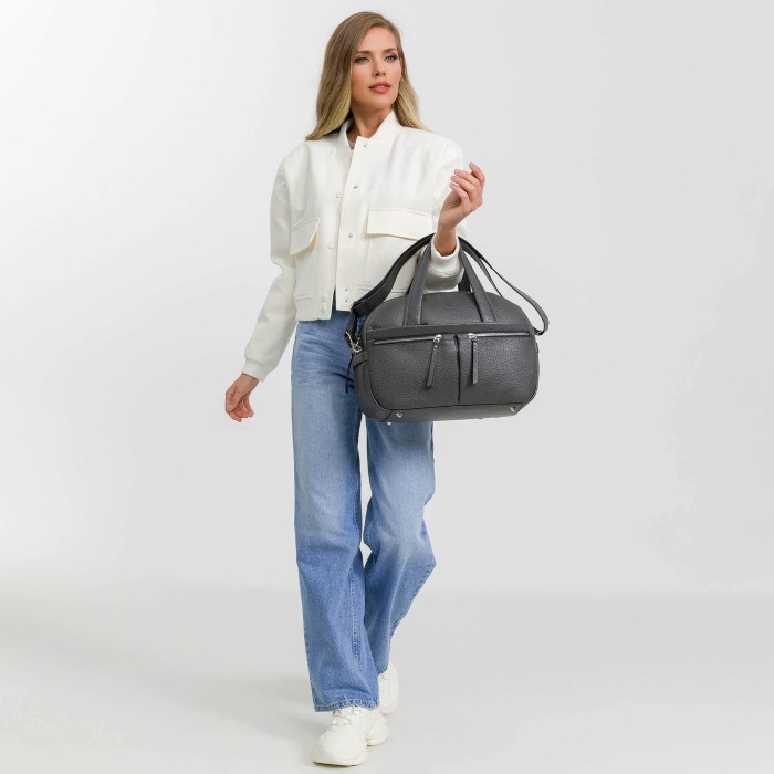 Товар серого цвета с внутренней стороны