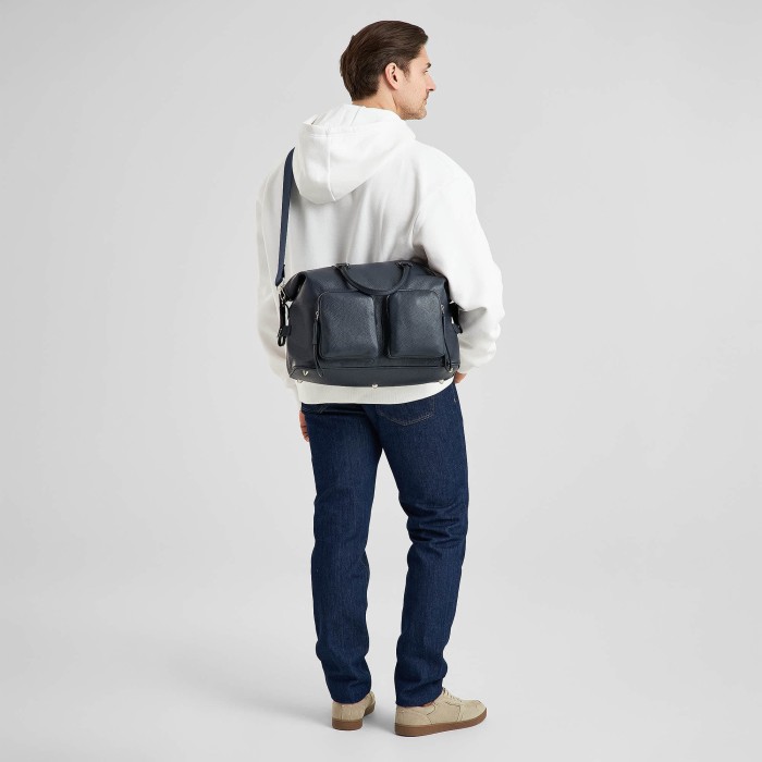 Товар синего цвета с внутренней стороны