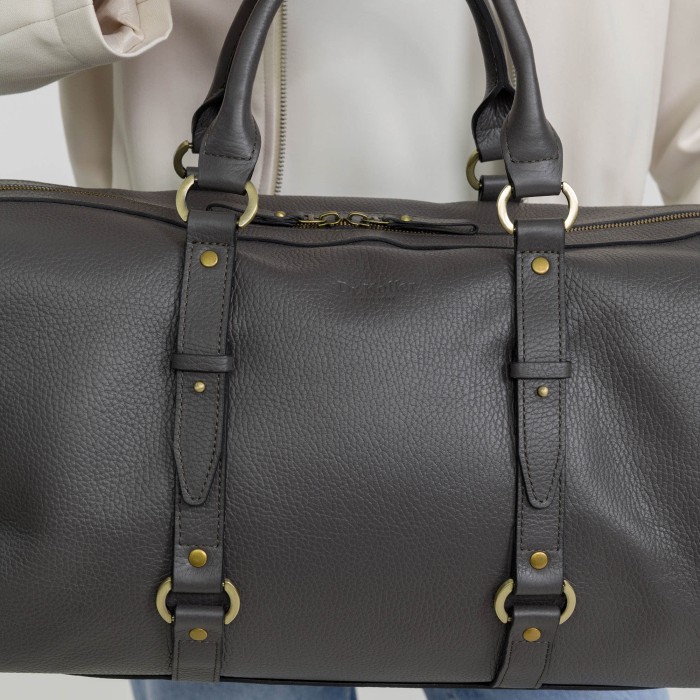 Товар серого цвета с внутренней стороны