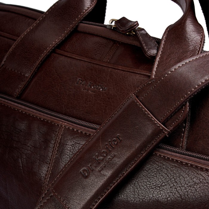 Товар коричневого цвета с внутренней стороны