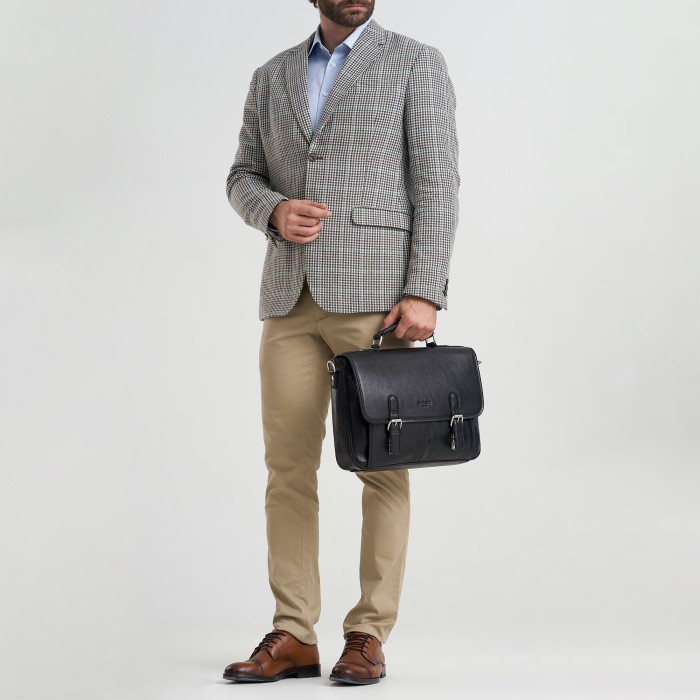 Товар черного цвета с внутренней стороны