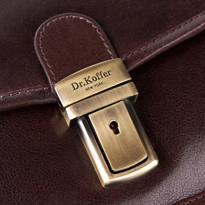 b402102-245-09 сумка-визитка по цене 28100 руб вид справа