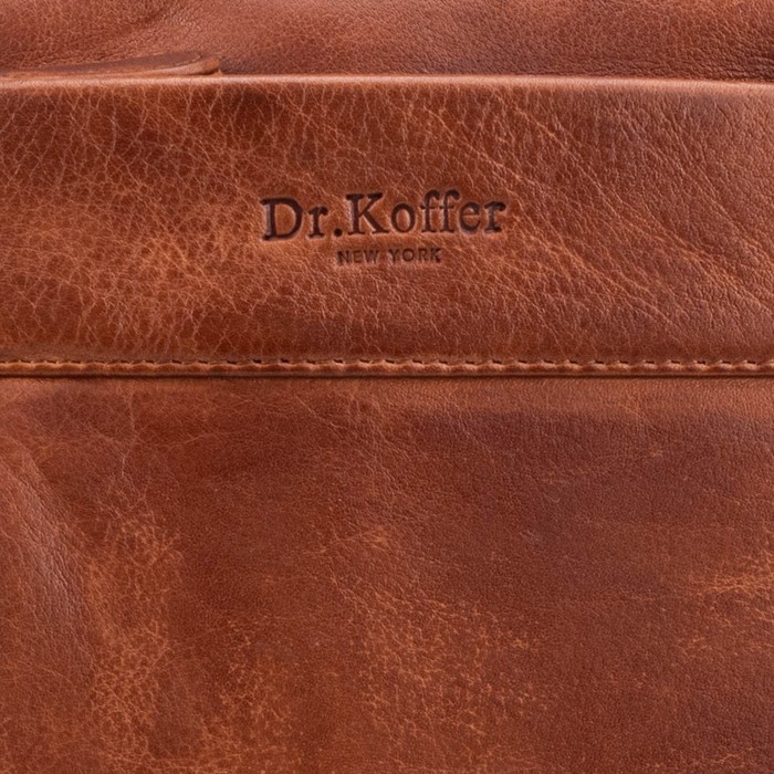 Товар коричневого цвета с внутренней стороны