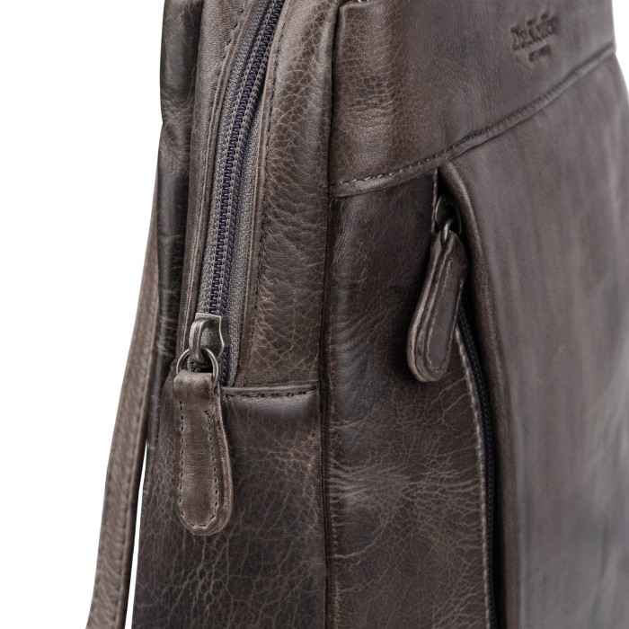 b402383-244-77 рюкзак из америки вид сбоку