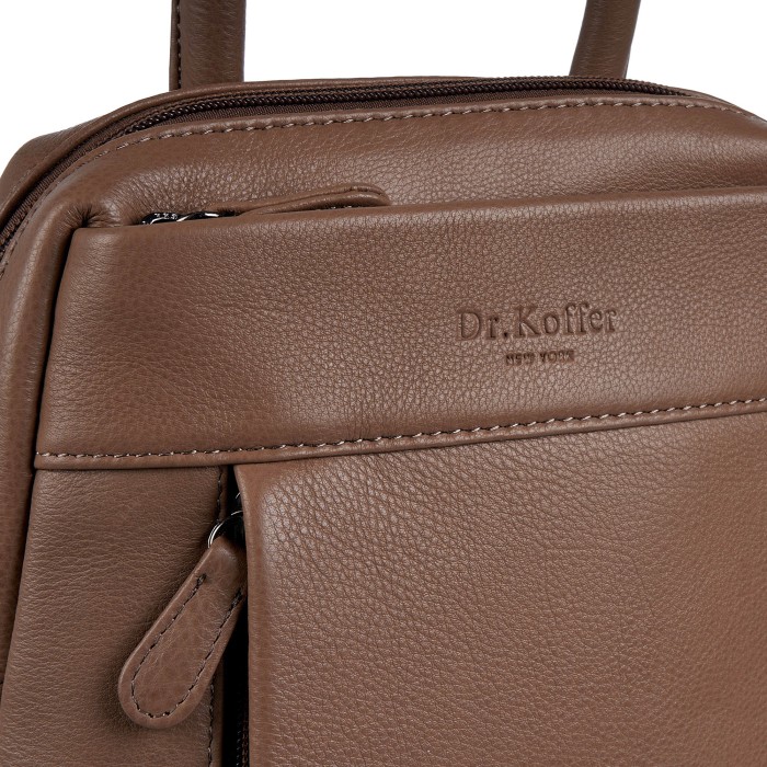 Товар бежевого цвета с внутренней стороны