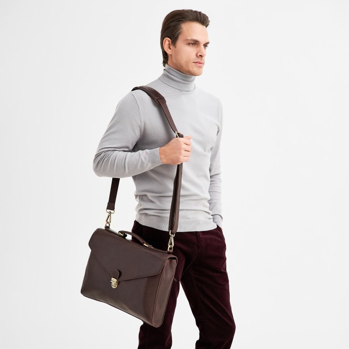 b402612-245-09 портфель от бренда dr.koffer вид слева