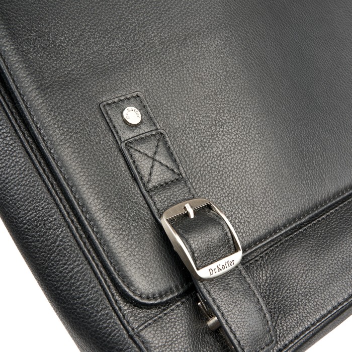 Товар черного цвета с внутренней стороны