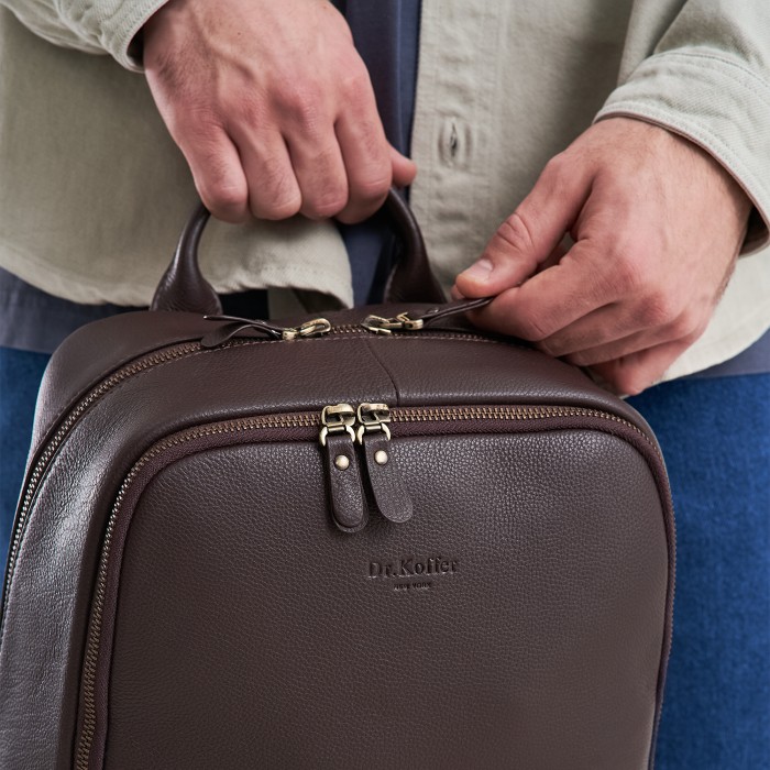 b402623-260-09 рюкзак из америки вид сбоку