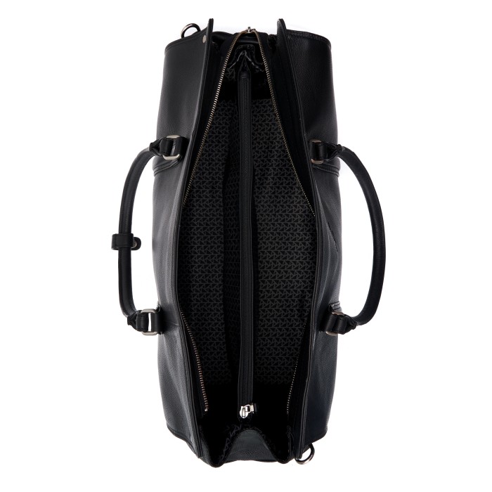 Товар черного цвета с внутренней стороны