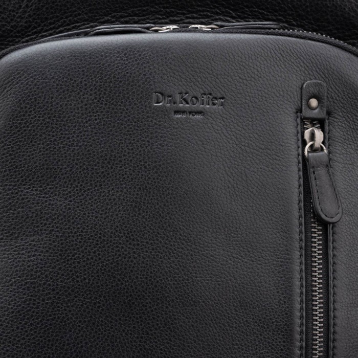 Товар черного цвета с внутренней стороны