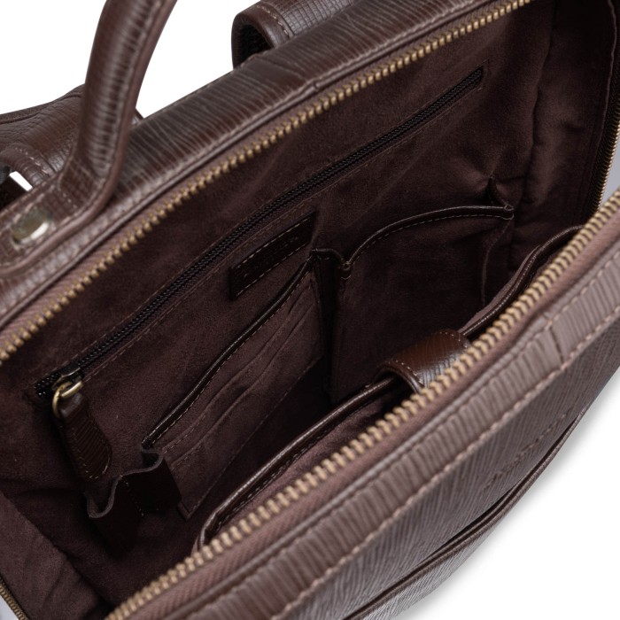 b402696-124-09 рюкзак из америки вид сбоку