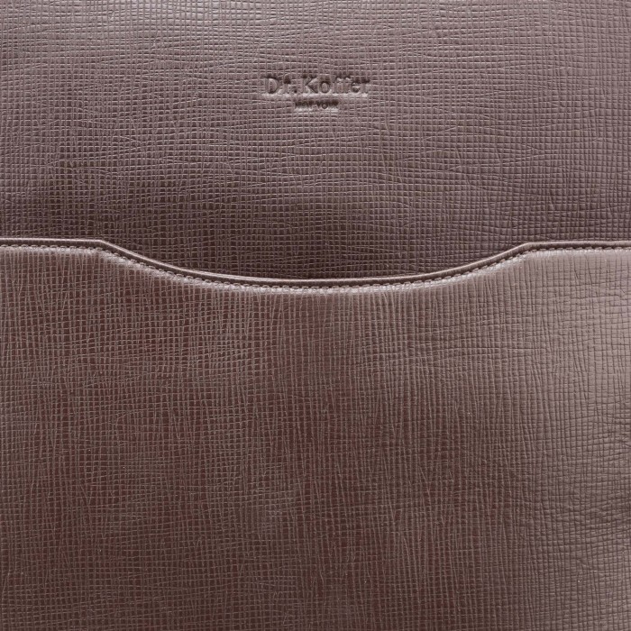 Товар коричневого цвета с внутренней стороны