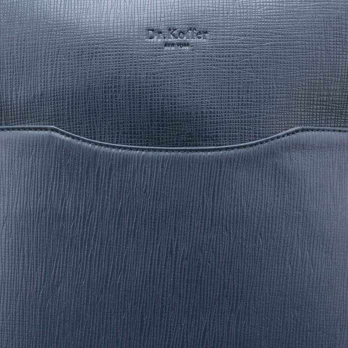 Товар синего цвета с внутренней стороны