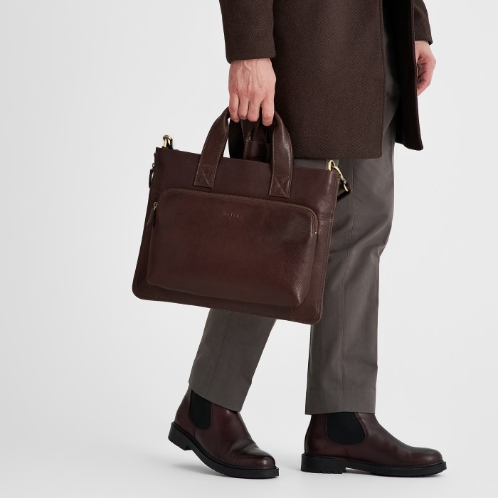 Товар коричневого цвета с внутренней стороны