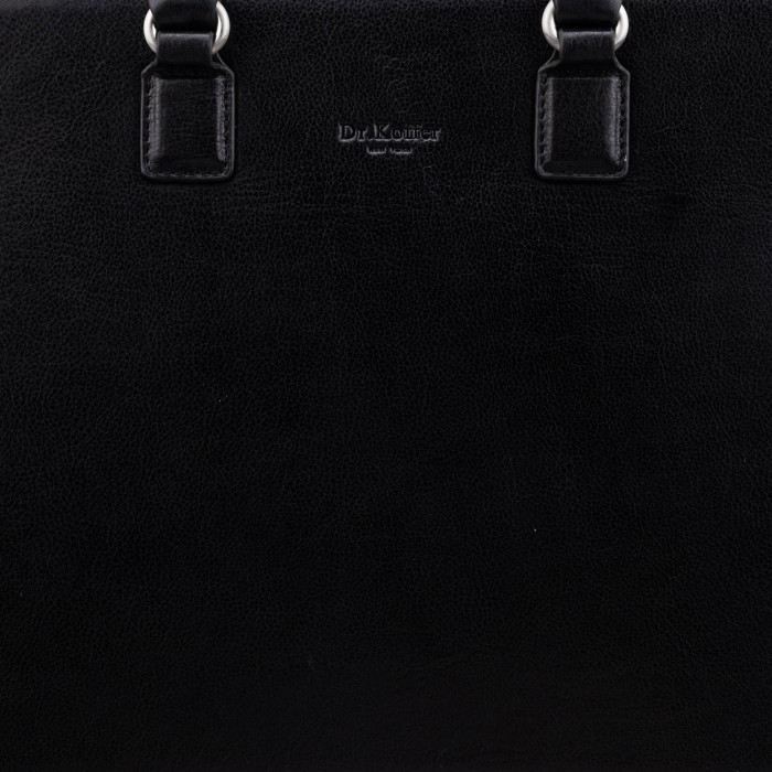 Товар черного цвета с внутренней стороны