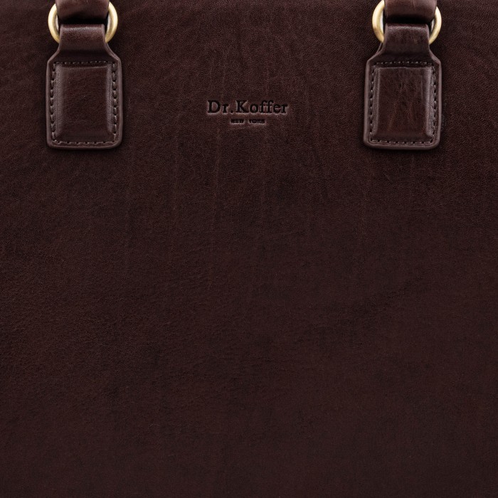 Товар коричневого цвета с внутренней стороны