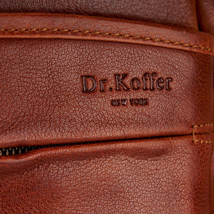 Товар коричневого цвета с внутренней стороны