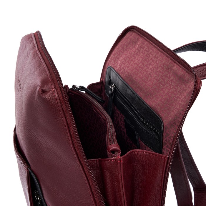 b402737-41-03_04 рюкзак для взрослого возраста с изнаночной стороны