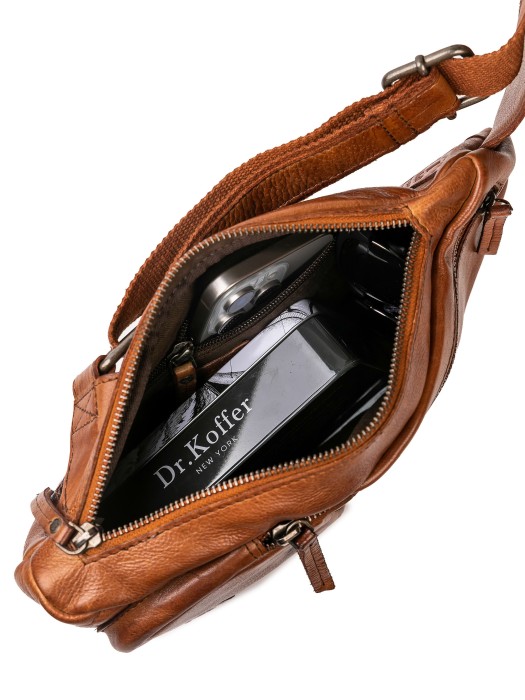 Товар коричневого цвета с внутренней стороны