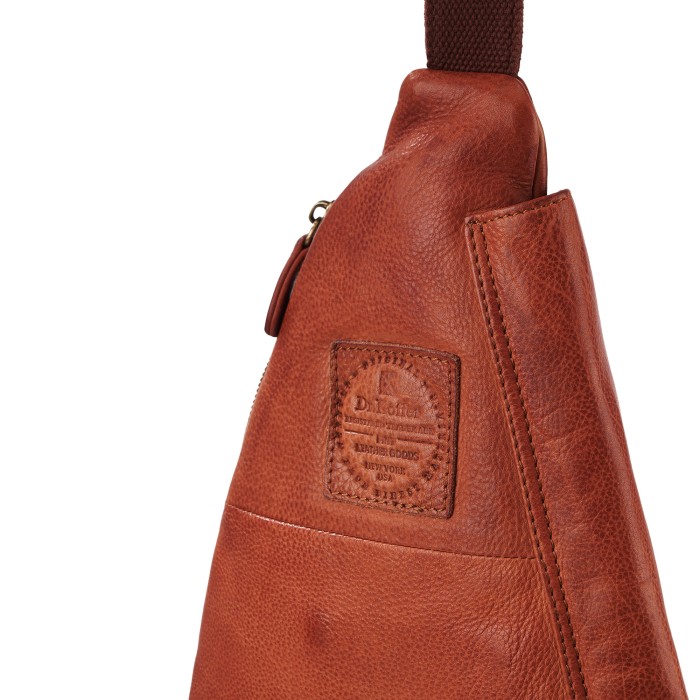 Товар коричневого цвета с внутренней стороны