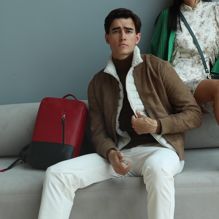 b402780-41-12_04 рюкзак по цене 26400 руб вид справа