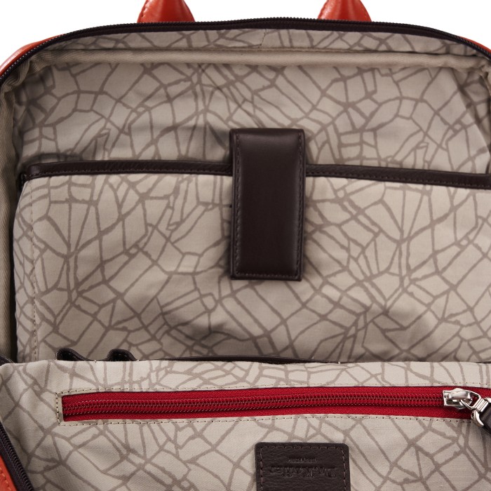 Товар оранжевого цвета с внутренней стороны