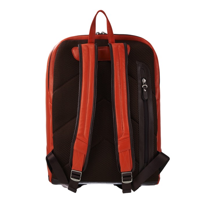 Товар оранжевого цвета с внутренней стороны