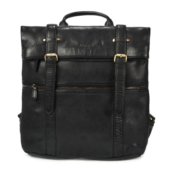 Товар черного цвета с внутренней стороны