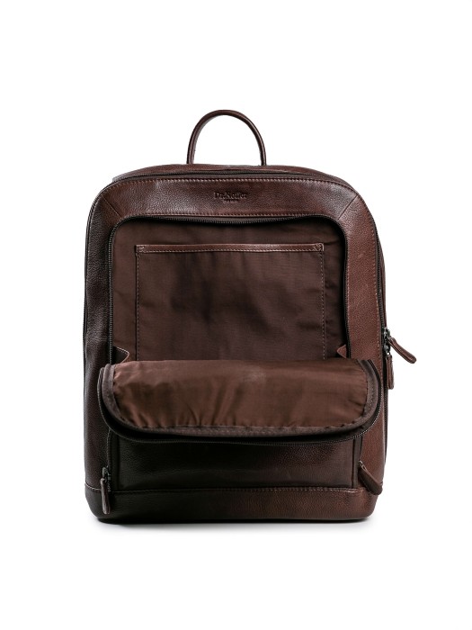 Товар коричневого цвета с внутренней стороны