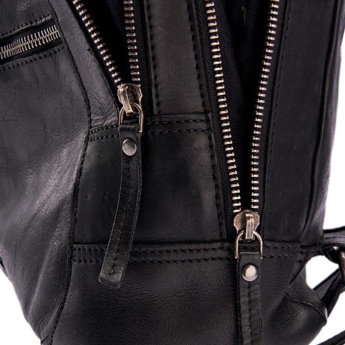 b402796-249-04 рюкзак от бренда dr.koffer вид слева