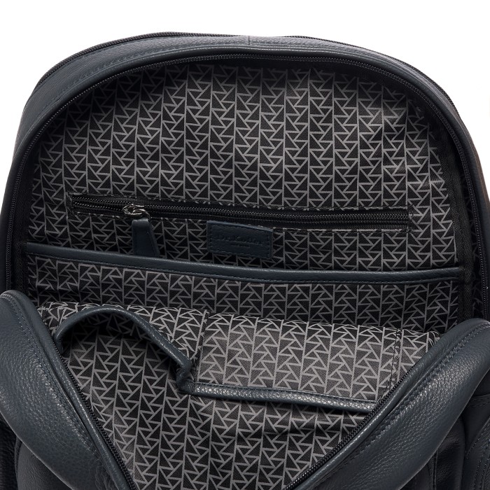 b402809-41-60 рюкзак от бренда dr.koffer вид слева