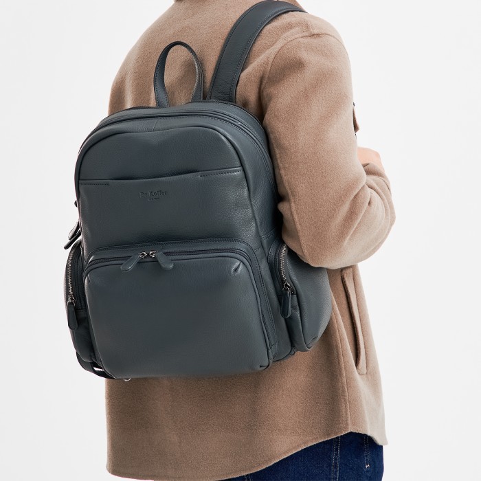 b402809-41-60 рюкзак из америки вид сбоку