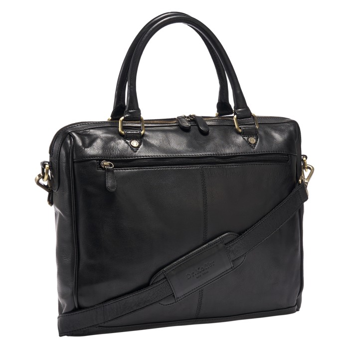 Товар черного цвета с внутренней стороны