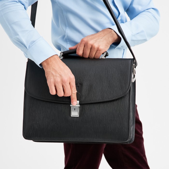 Товар с артикулом B402812-124-04 вид сзади