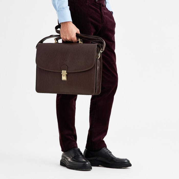 b402812-124-09 портфель от бренда dr.koffer вид слева