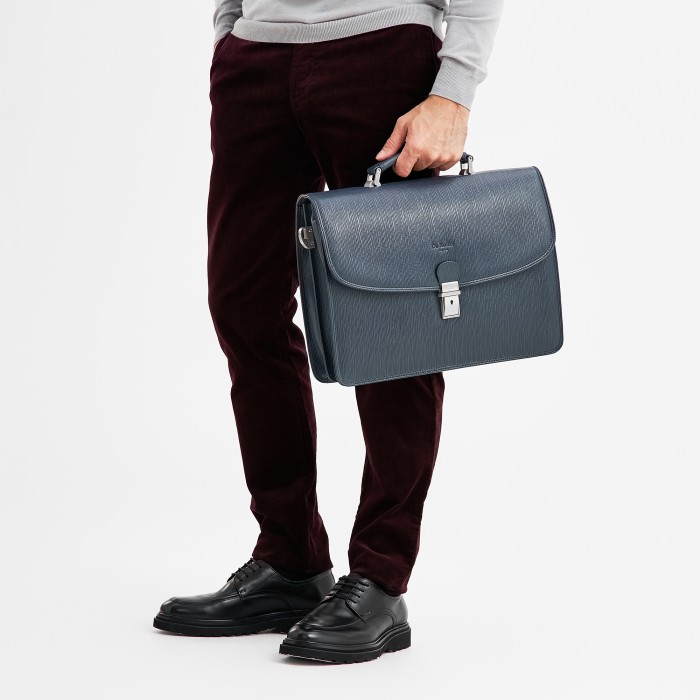 Товар синего цвета с внутренней стороны