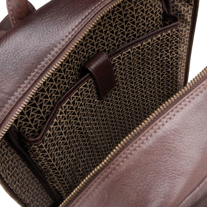 b402815-245-09 рюкзак из америки вид сбоку