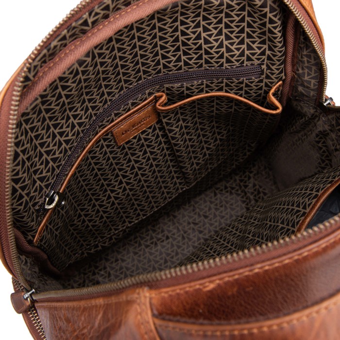 b402816-109-05 рюкзак из америки вид сбоку