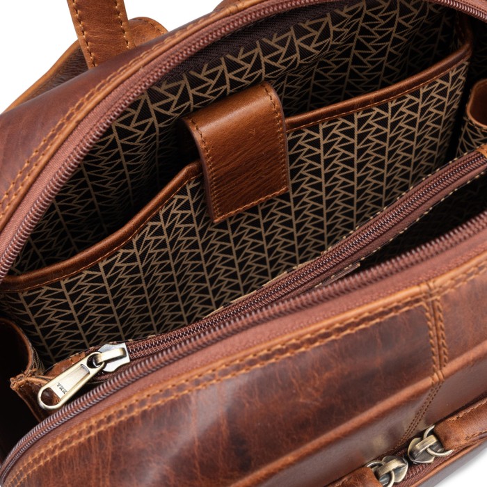 b402818-109-05 рюкзак из америки вид сбоку