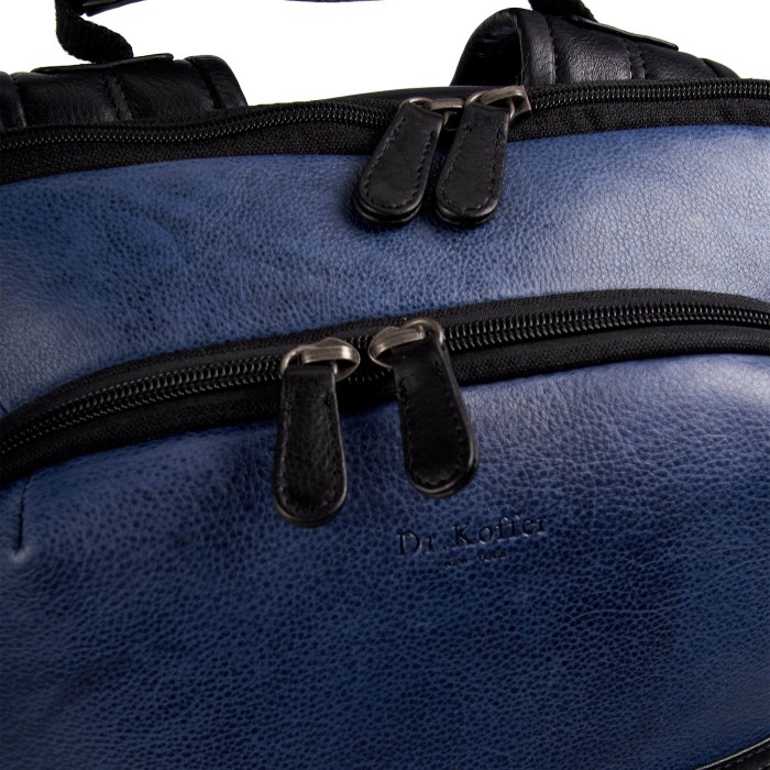 Товар синего цвета с внутренней стороны