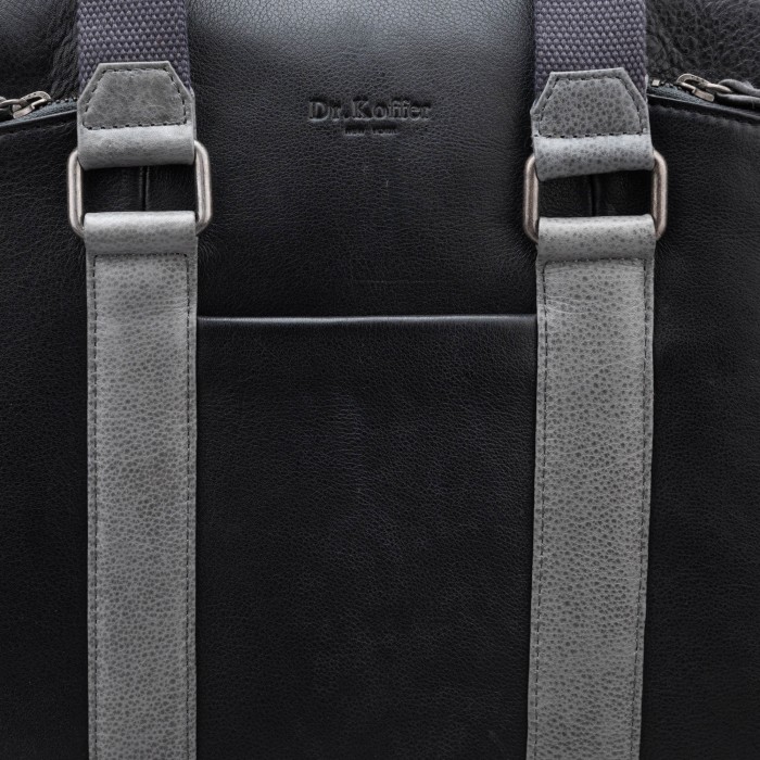 Товар черного цвета с внутренней стороны