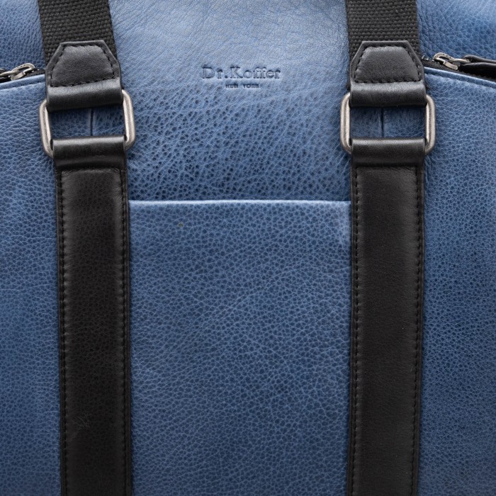 Товар синего цвета с внутренней стороны