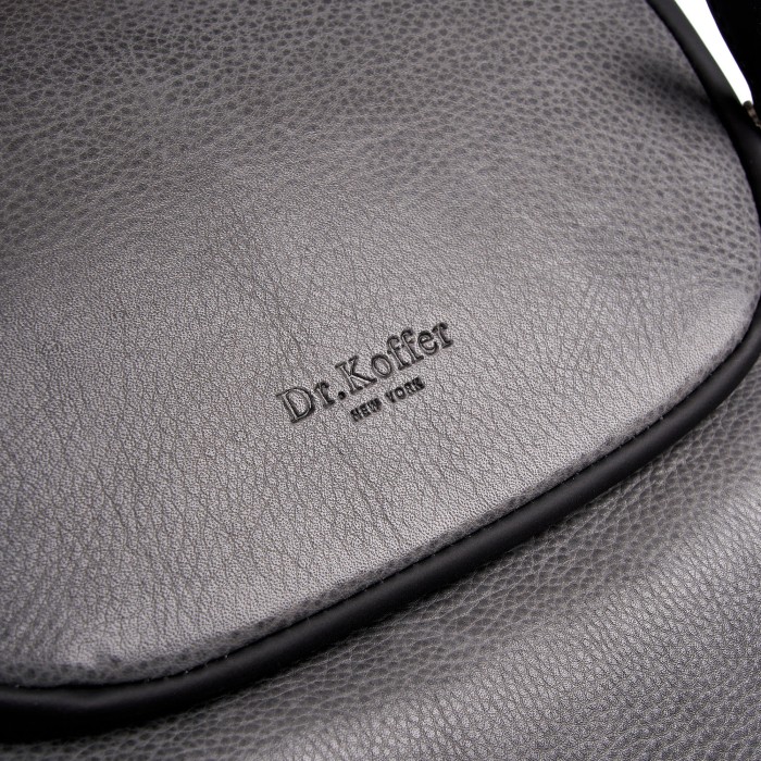 Товар серого цвета с внутренней стороны