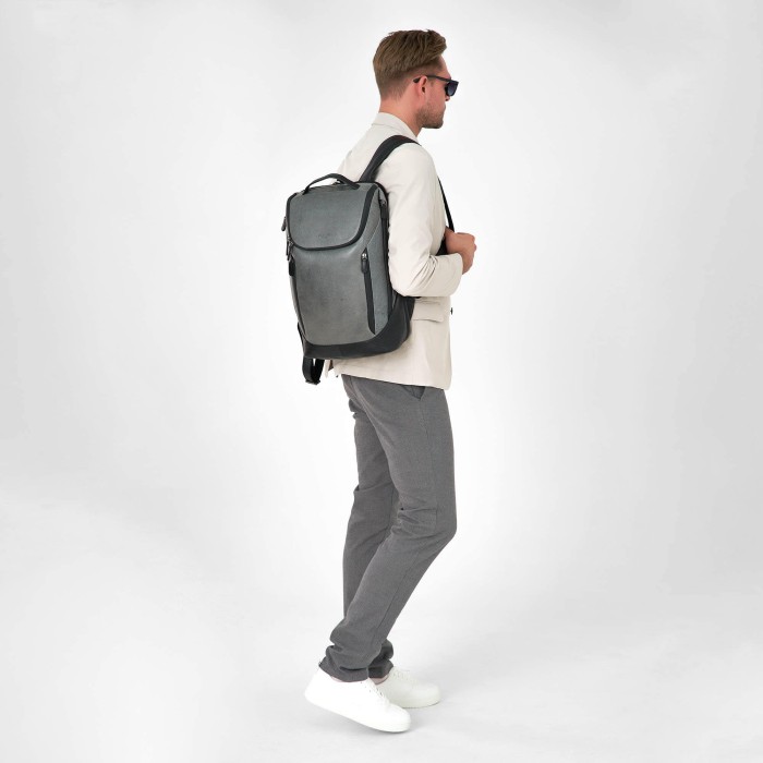 b402821-154-77_04 рюкзак для взрослого возраста с изнаночной стороны